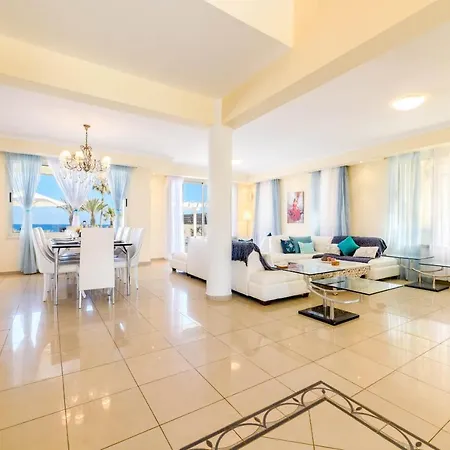 Royal Beachfront Villa *