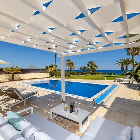 Royal Beachfront *