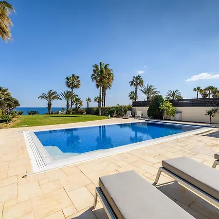 וילה Royal Beachfront פרוטאראס