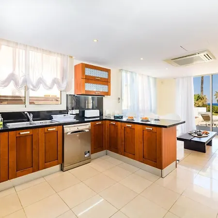 别墅 Royal Beachfront