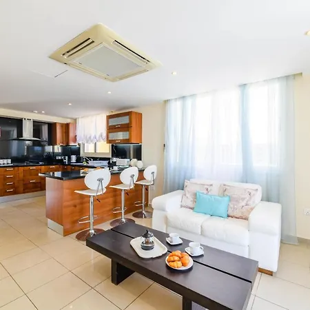 Royal Beachfront * Protaras