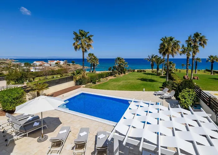 Royal Beachfront * Protaras